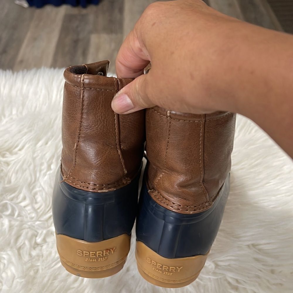 SPERRY WINTER BOOTS SIZE 2M - Picture 3 of 9